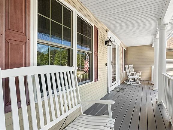 3rd image of 22 Arbor Dr