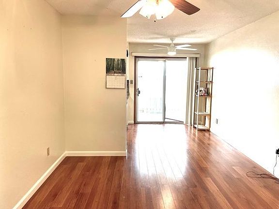3rd image of 4008 Galbrath Dr