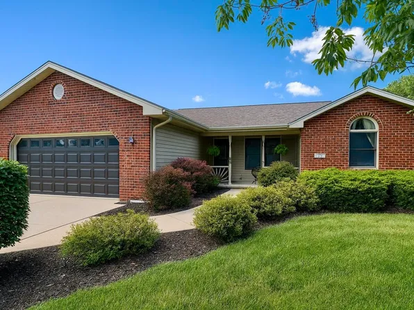 107 W Whispering Ln, South Whitley, IN 46787