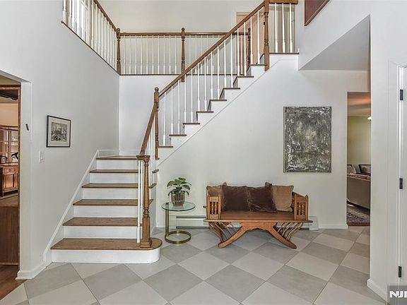 3rd image of 540 Burlington Street
