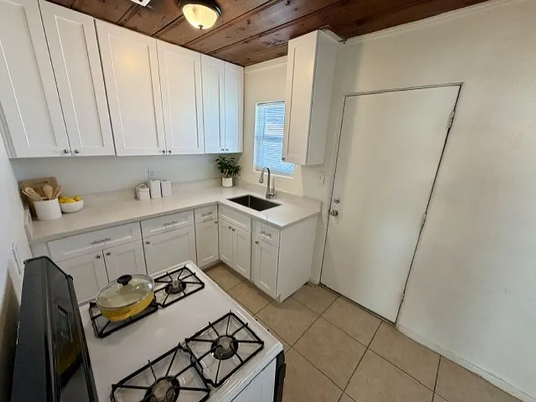 925 E Turney Ave — Photo 24