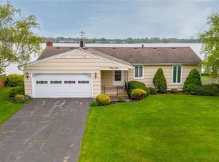 45 Shoreway Dr, Rochester, NY 14612