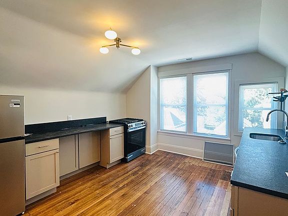 2nd image of 1923 Greenup St APT 5