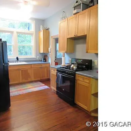 516 NE 2nd St — Photo 5