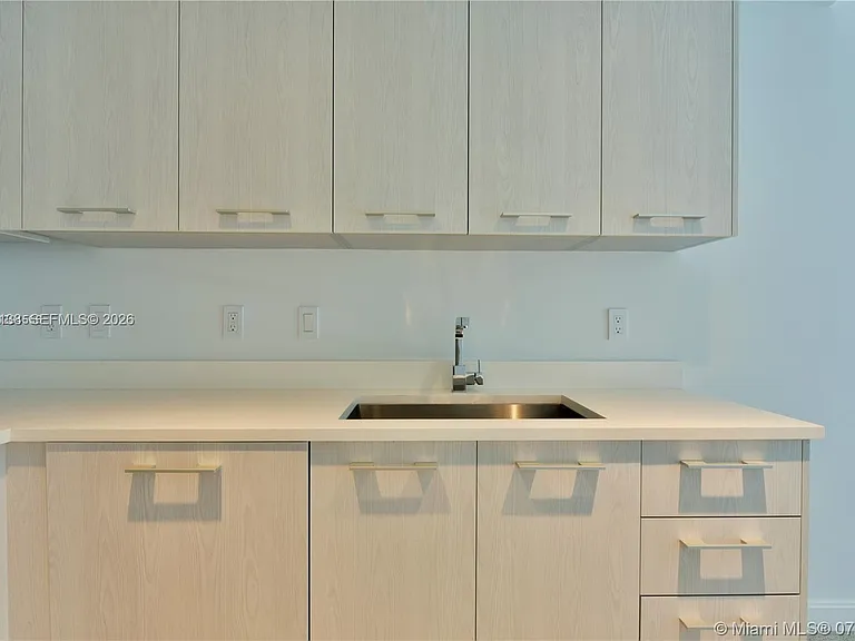 45 SW 9th St #1907 — Photo 2