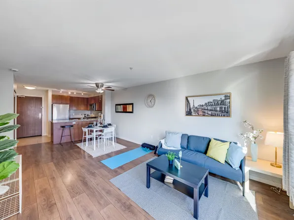 5889 Irmin St #303, Burnaby, BC V5J 0C1