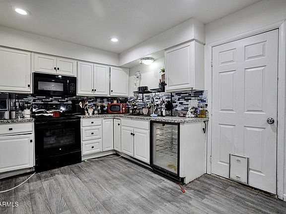 4th image of 3925 W SAN JUAN Avenue