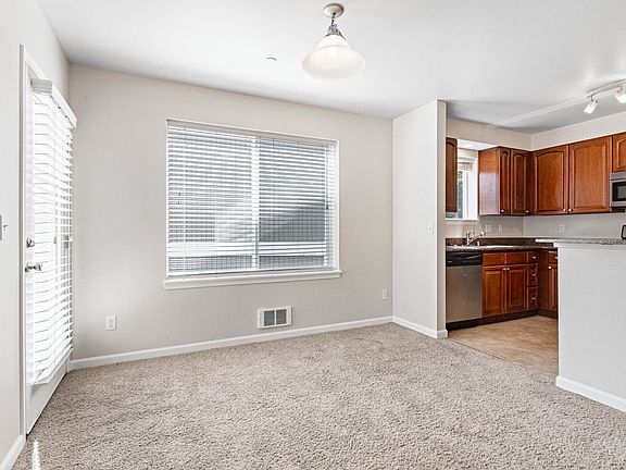 5th image of 11615 91st Ln NE #10