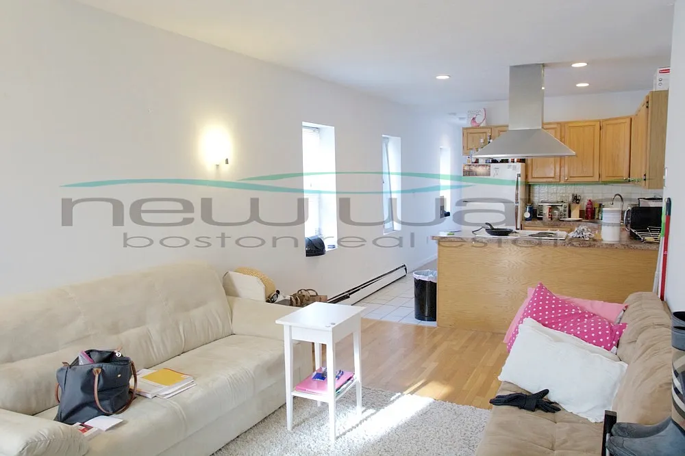 2 bed, 700 sqft, $3,800 — Photo 1