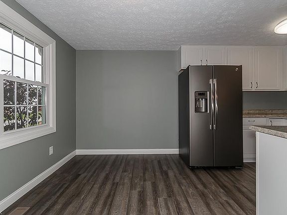 3rd image of 7442 Crown Ct #C