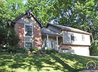 3784 SW Wood View Dr, Topeka, KS 66610