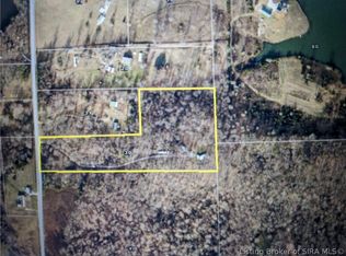 3246 S Hickory Grove Rd, Pekin, IN 47165