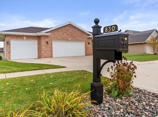 830 Albert Dr, Manitowoc, WI 54220