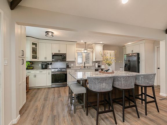 3rd image of 4845 S Ash Avenue