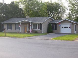 16 Seneca Dr, Plattsburgh, NY 12901