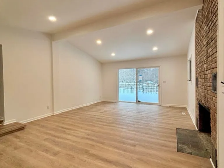 325 Winwood Ave — Photo 10