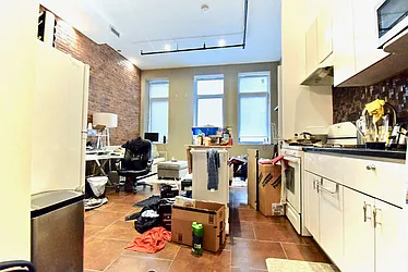 Rented by Safdie Realty Group