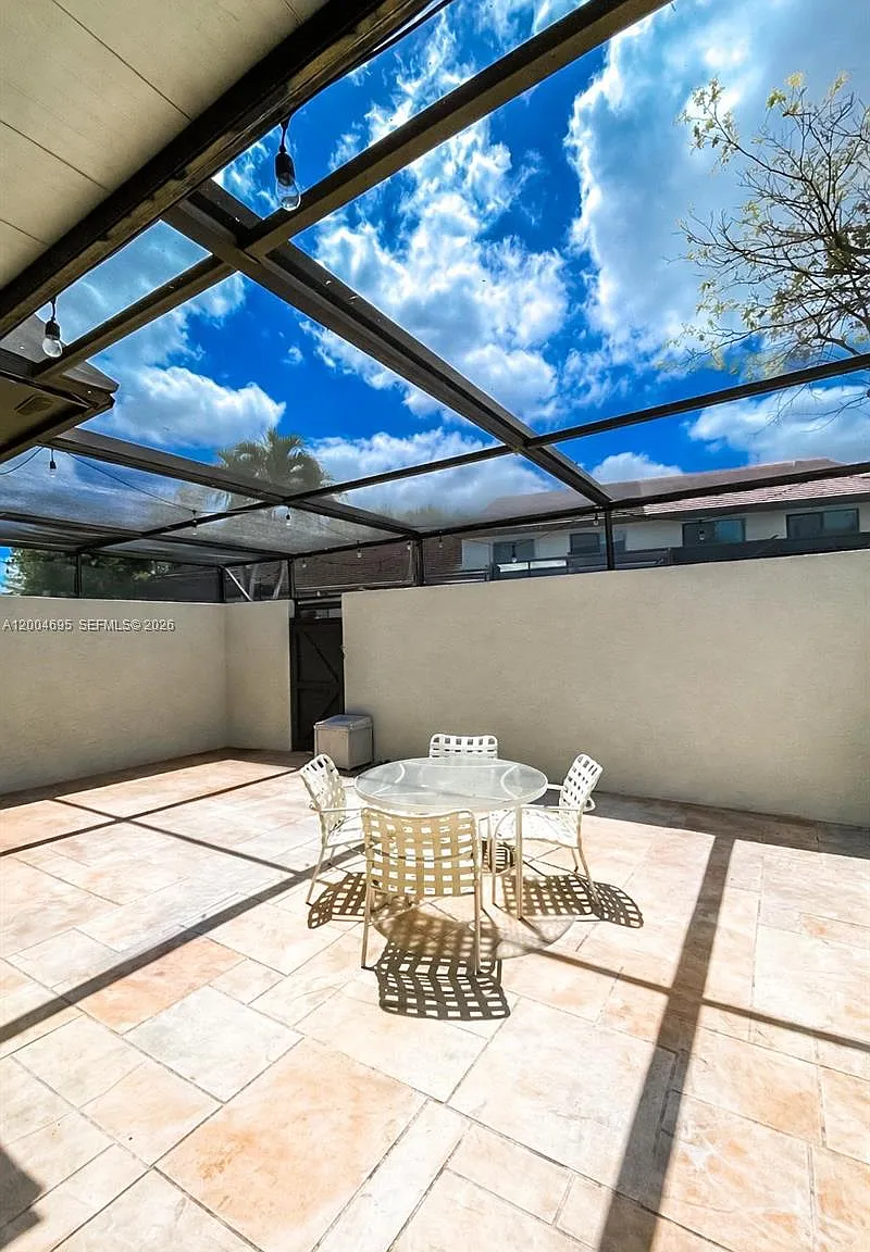 4 bed, 1820 sqft, $4,500 — Photo 2