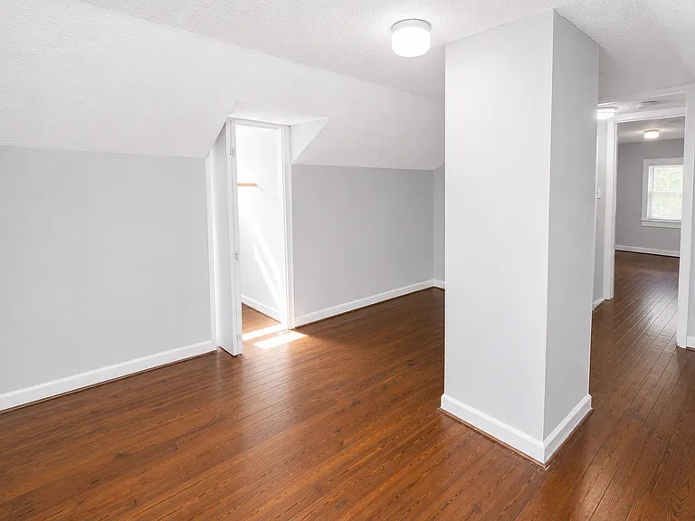 501 Franklin Blvd — Photo 25