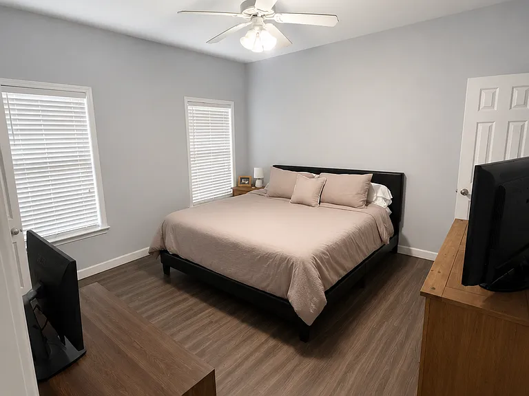 1020 Chevis St — Photo 7
