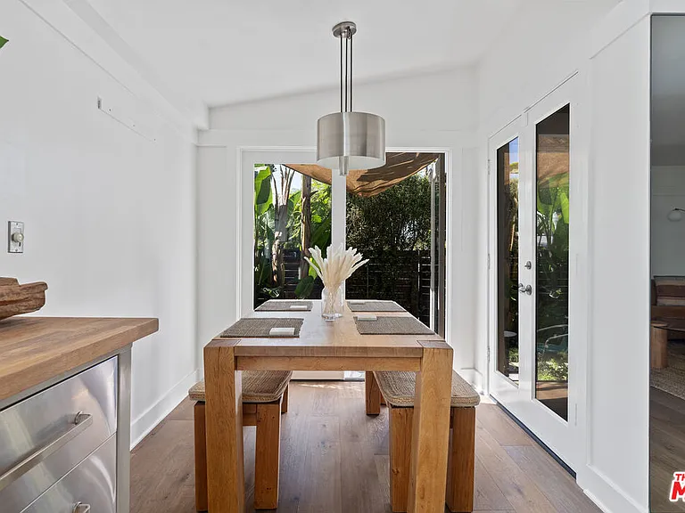 1613 Cabrillo Ave — Photo 9