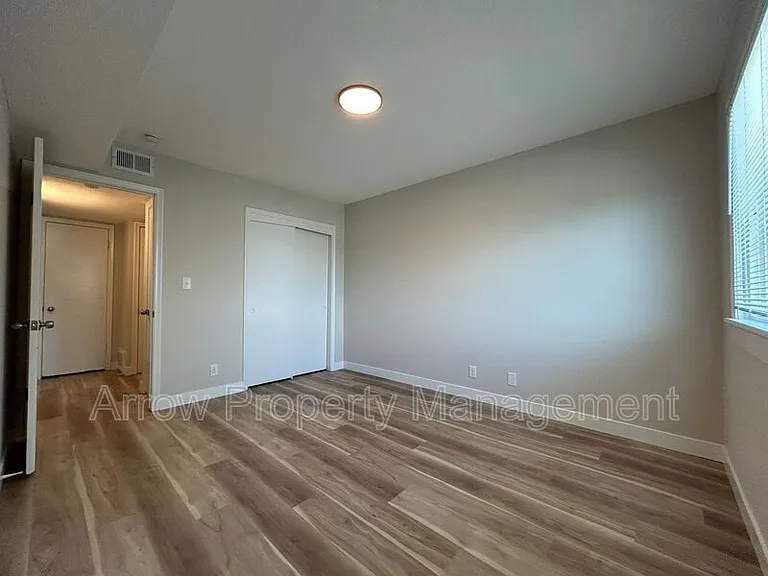 2119 Arbor St #208 — Photo 6