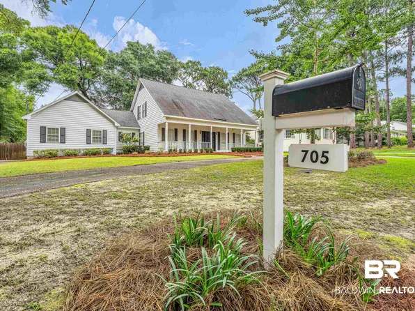 705 Holly Dr, Fairhope, AL 36532