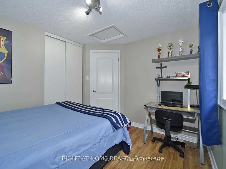 1434 Largo Cres — Photo 16