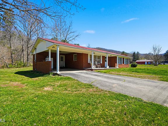 3rd image of 805 Rock Creek Rd