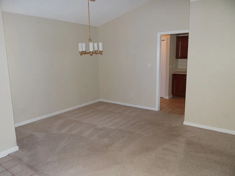 2528 Oriole Dr — Photo 5