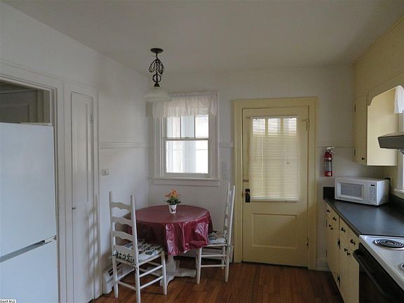 3rd image of 619 Virginia Ave