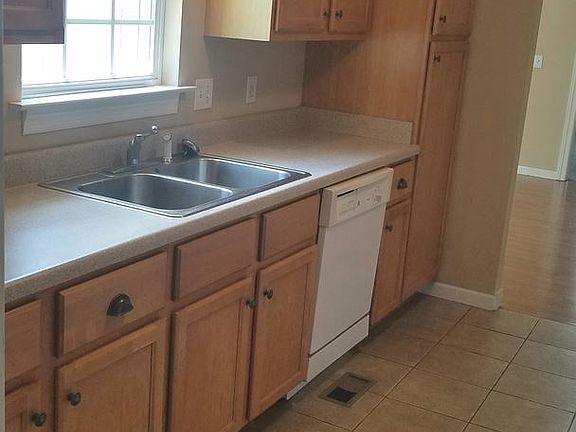 4th image of 4915 Pillar Dr