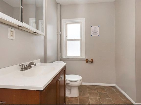 3rd image of 10904 Dixon Rd #Dwn