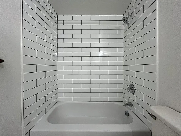 687 SE Barnes Ave — Photo 27
