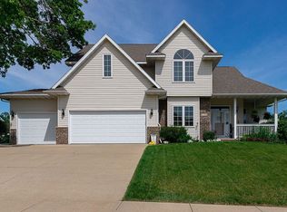 4108 Forest View Ct NE, Cedar Rapids, IA 52411
