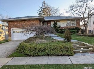 3121 Grand Ave, Baldwin, NY 11510