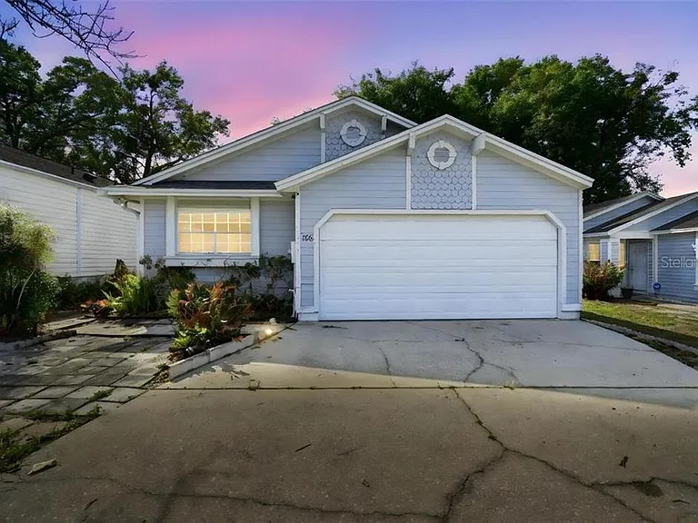 106 Lamplighter Dr — Photo 4