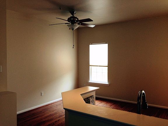 Eat-in kitchen