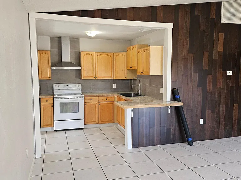2922 Shore Dr — Photo 32