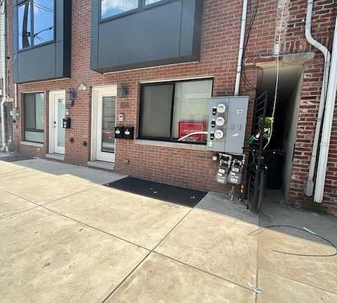 2nd image of 806 N 15th St #1