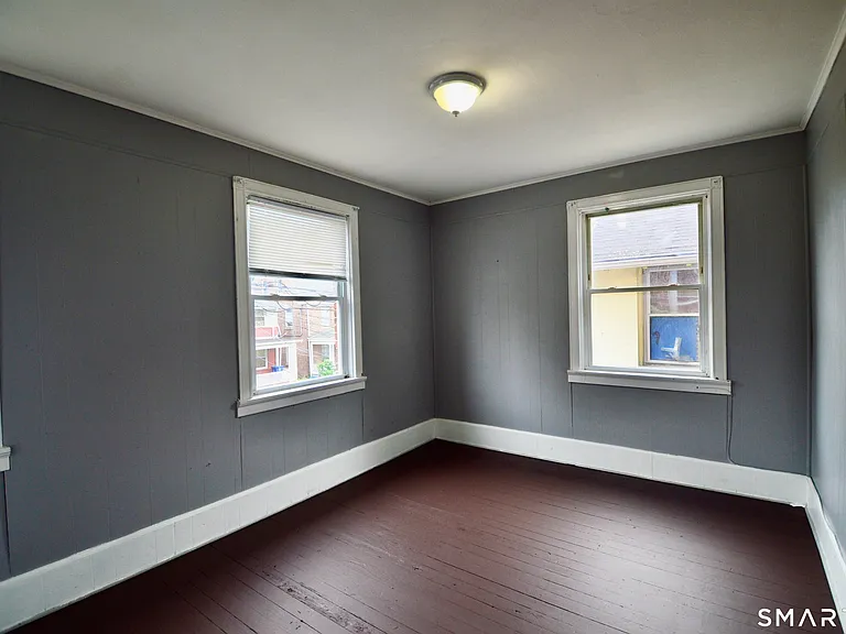 407 East Ave — Photo 10