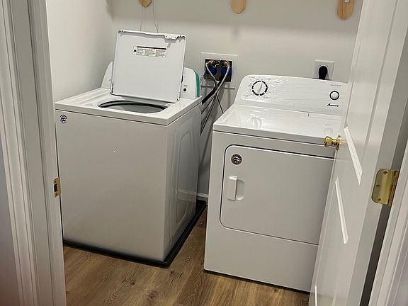 5th image of 9 Washington Sq #7