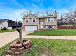 1058 Fawn Ridge Dr, O'Fallon, MO 63366