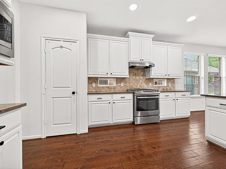 138 S Sawbridge Cir — Photo 18