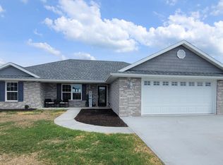 10870 Broadacre Dr, Holts Summit, MO 65043