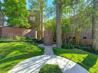 19 Crestwood Dr APT 8, Houston, TX 77007