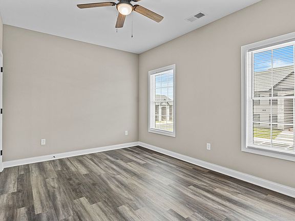 4th image of 1008 Coachman Dr #8