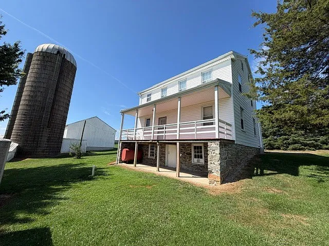 3061 Brownton Rd — Photo 1