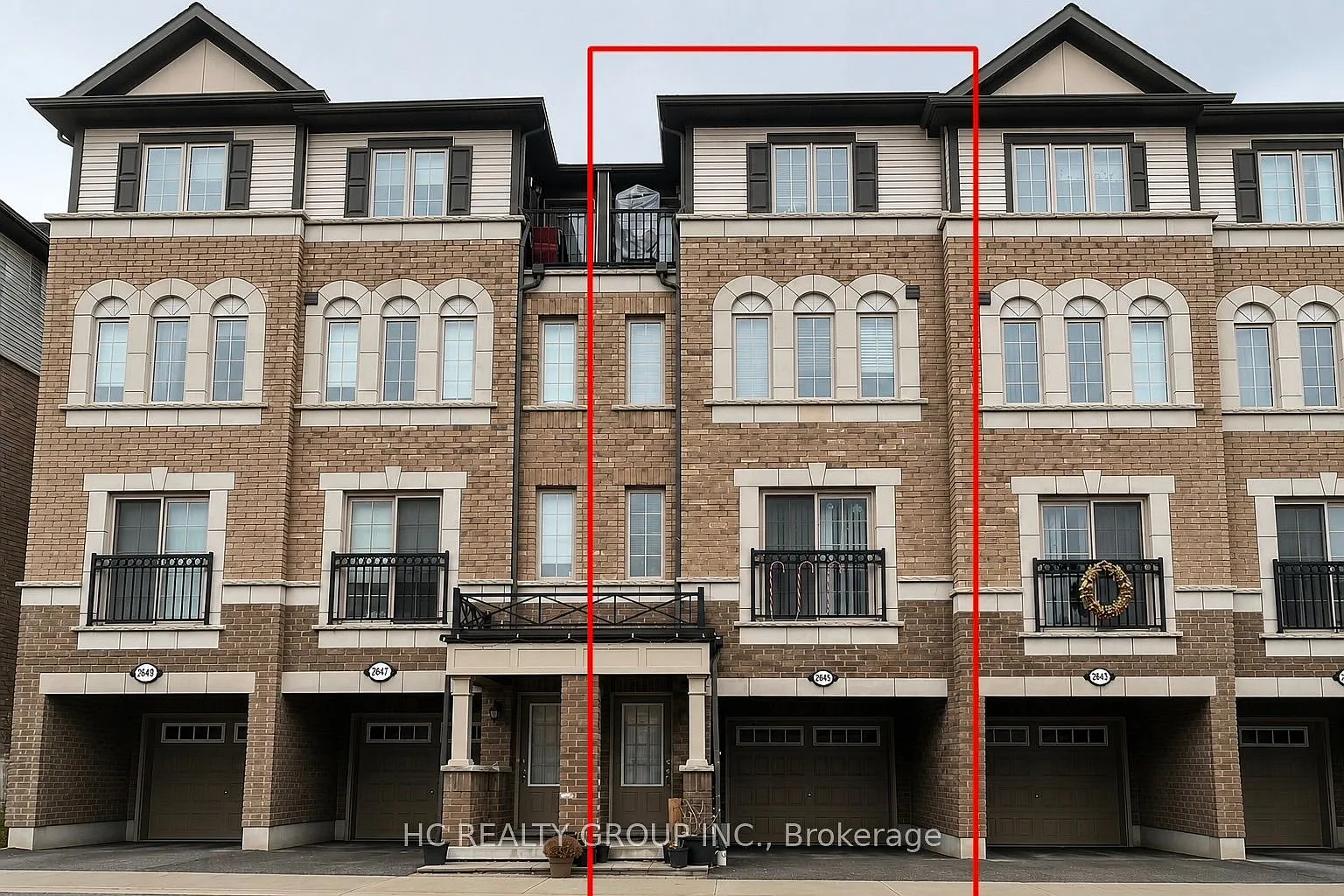 4 bed, $2,900 — Photo 1