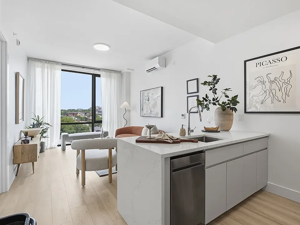 52 4th Ave #405